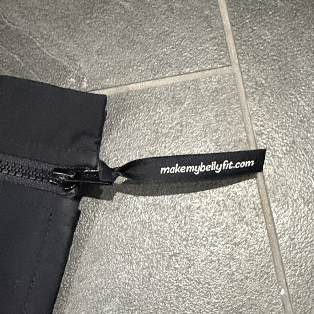 Make My Belly Fit Universal Jacket Extender (Maternity / Babywearing) - Picture 2 of 5